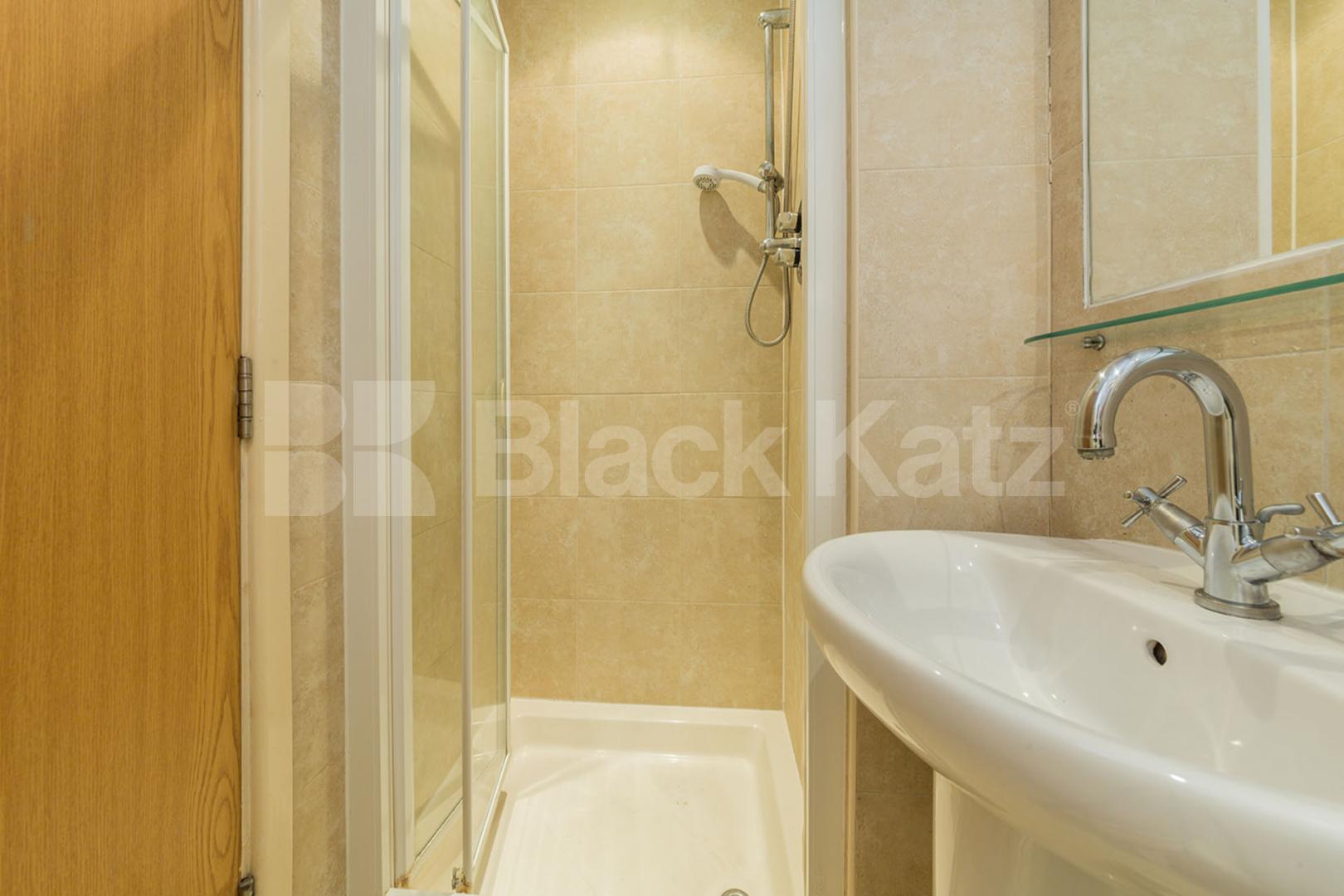 City Location 1 bedroom property with balcony near old street station Westland Place, Old Street